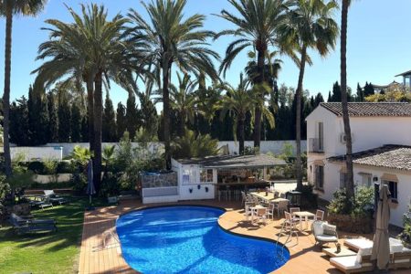 Banus Lodge