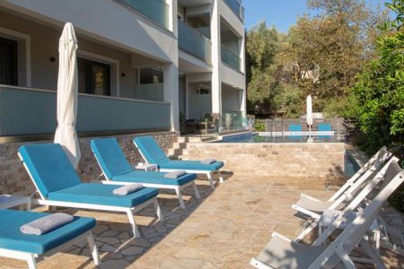 Zisis Suites